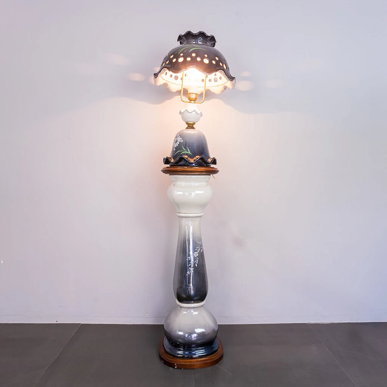 Ceramic column with lamp, 1930s 1238497
