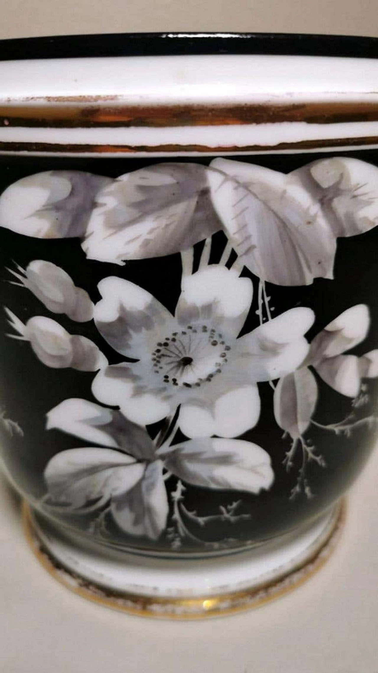 Cachepot Napoleone III in porcelain de Paris dipinta a mano, '800 1238937
