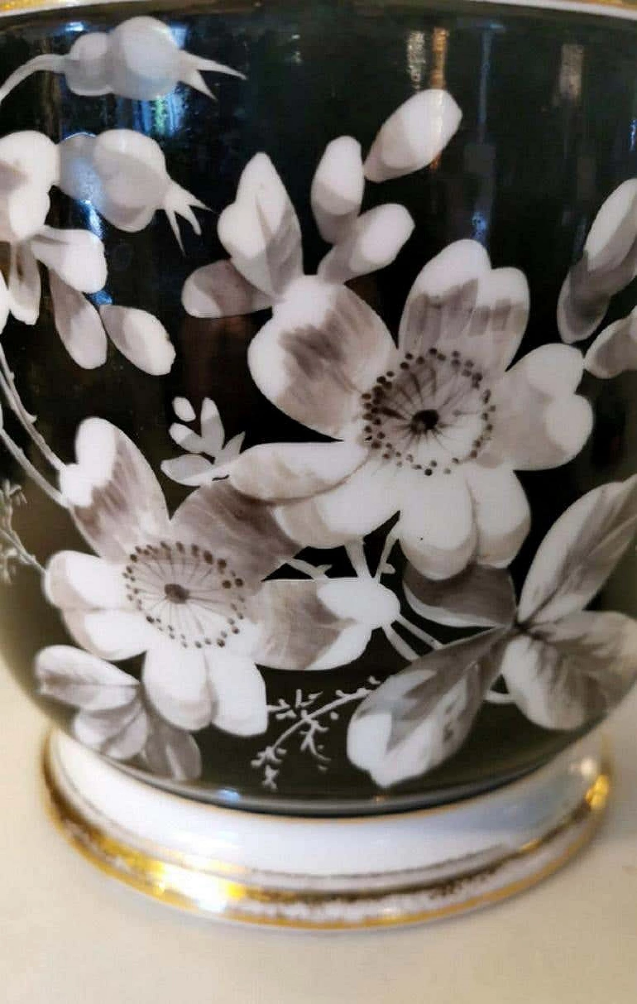 Cachepot Napoleone III in porcelain de Paris dipinta a mano, '800 1238938