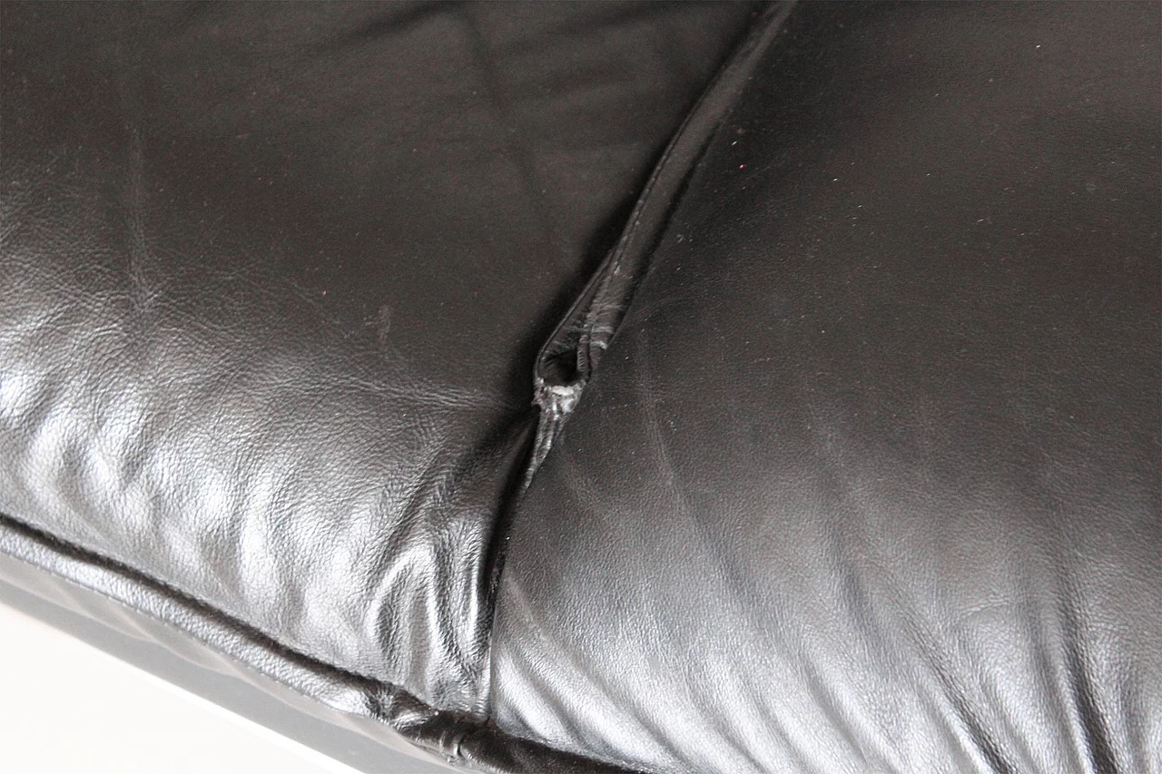 Coppia di poltrone in pelle, anni '80 1239130