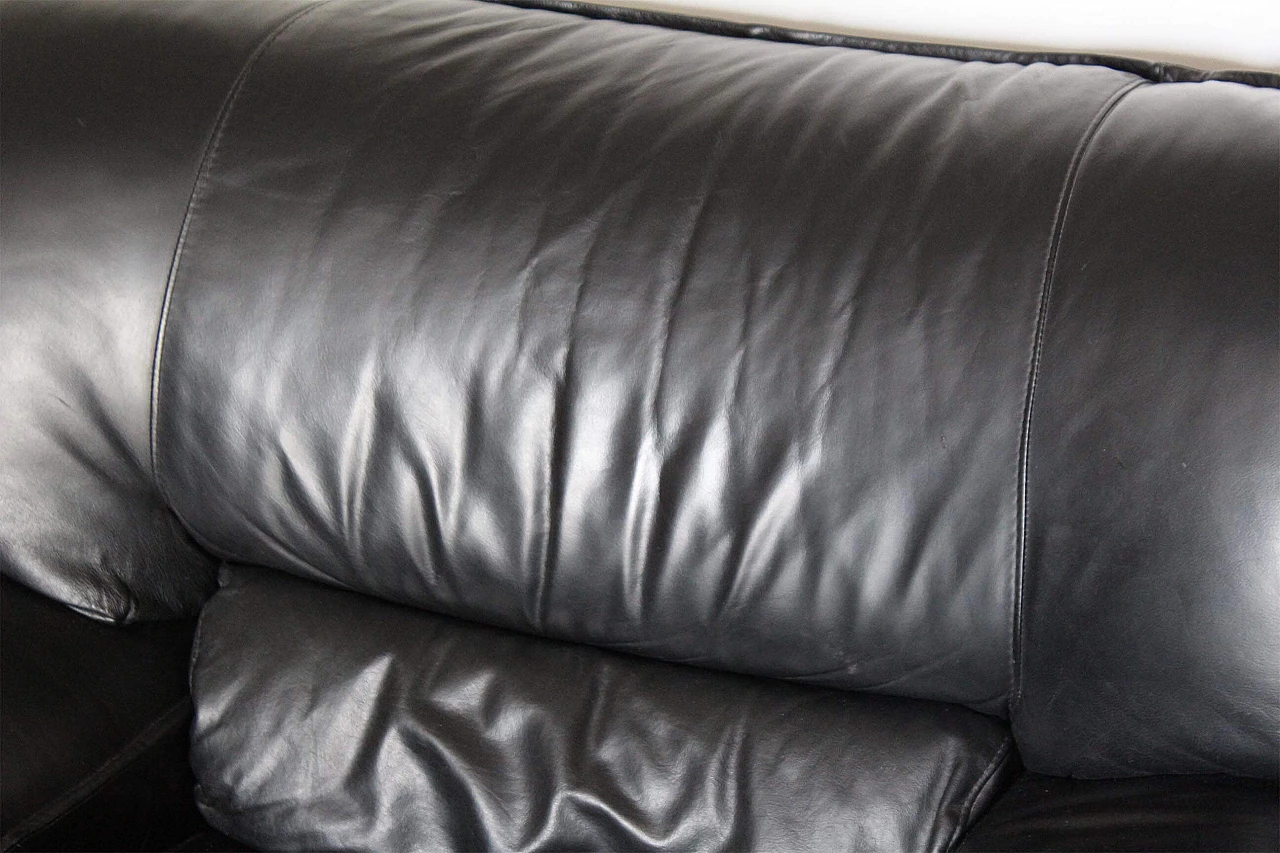 Coppia di poltrone in pelle, anni '80 1239131