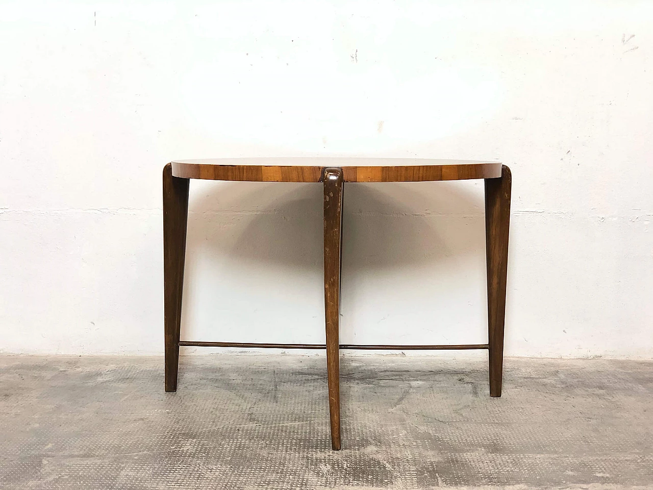 Tavolino in ciliegio con piano impiallacciato, anni '60 1239599