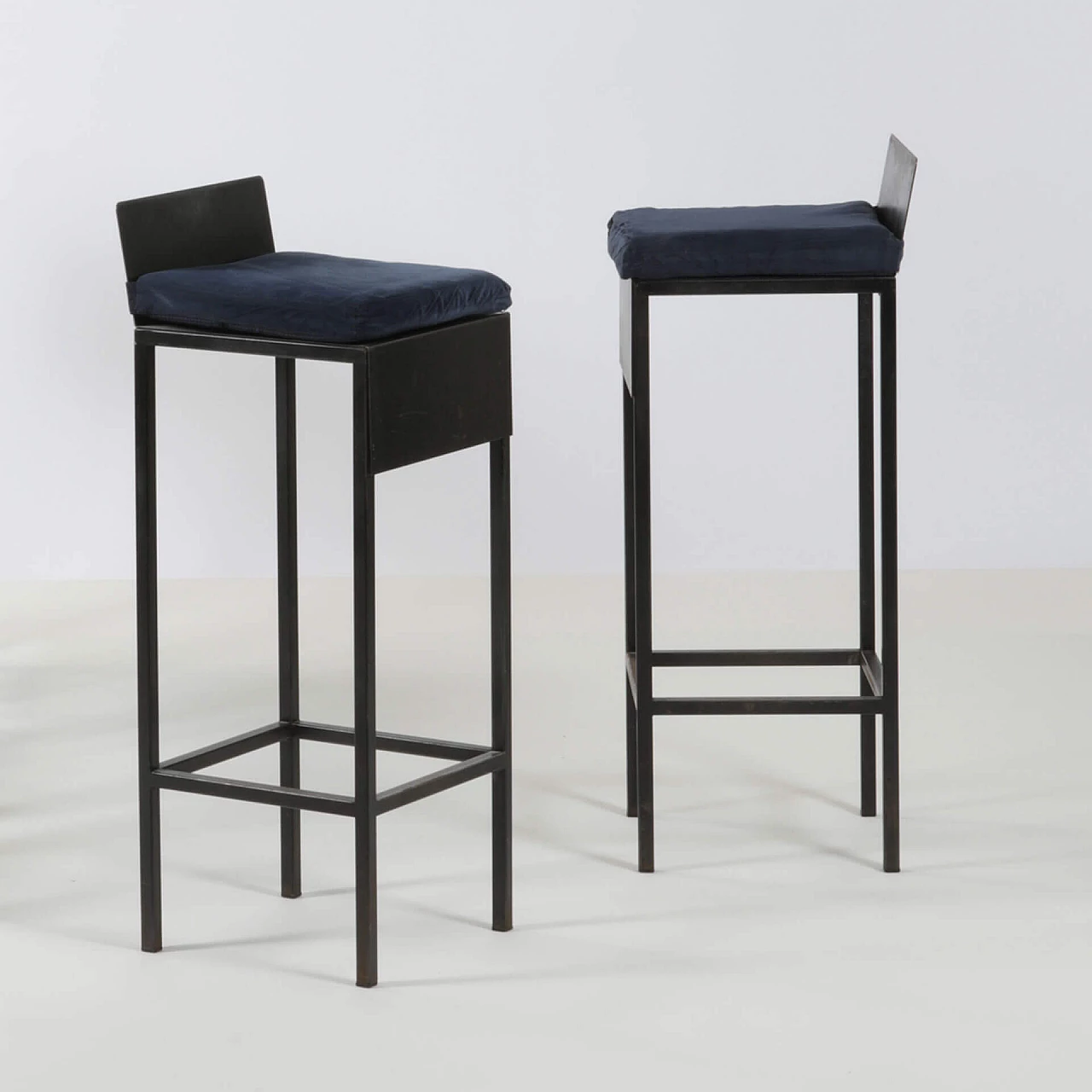 6 Stools with steel frame and dark blue velvet cushions, 80s 1240074