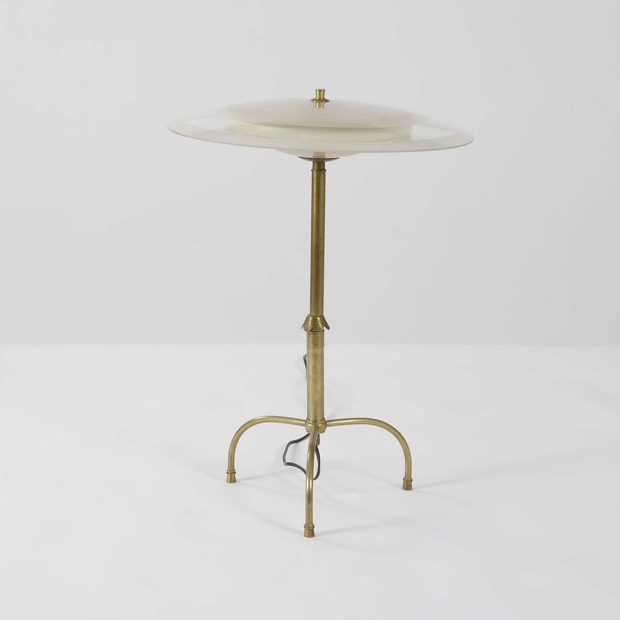 Table lamp in brass and frosted glass diffuser, 1960s 1240213