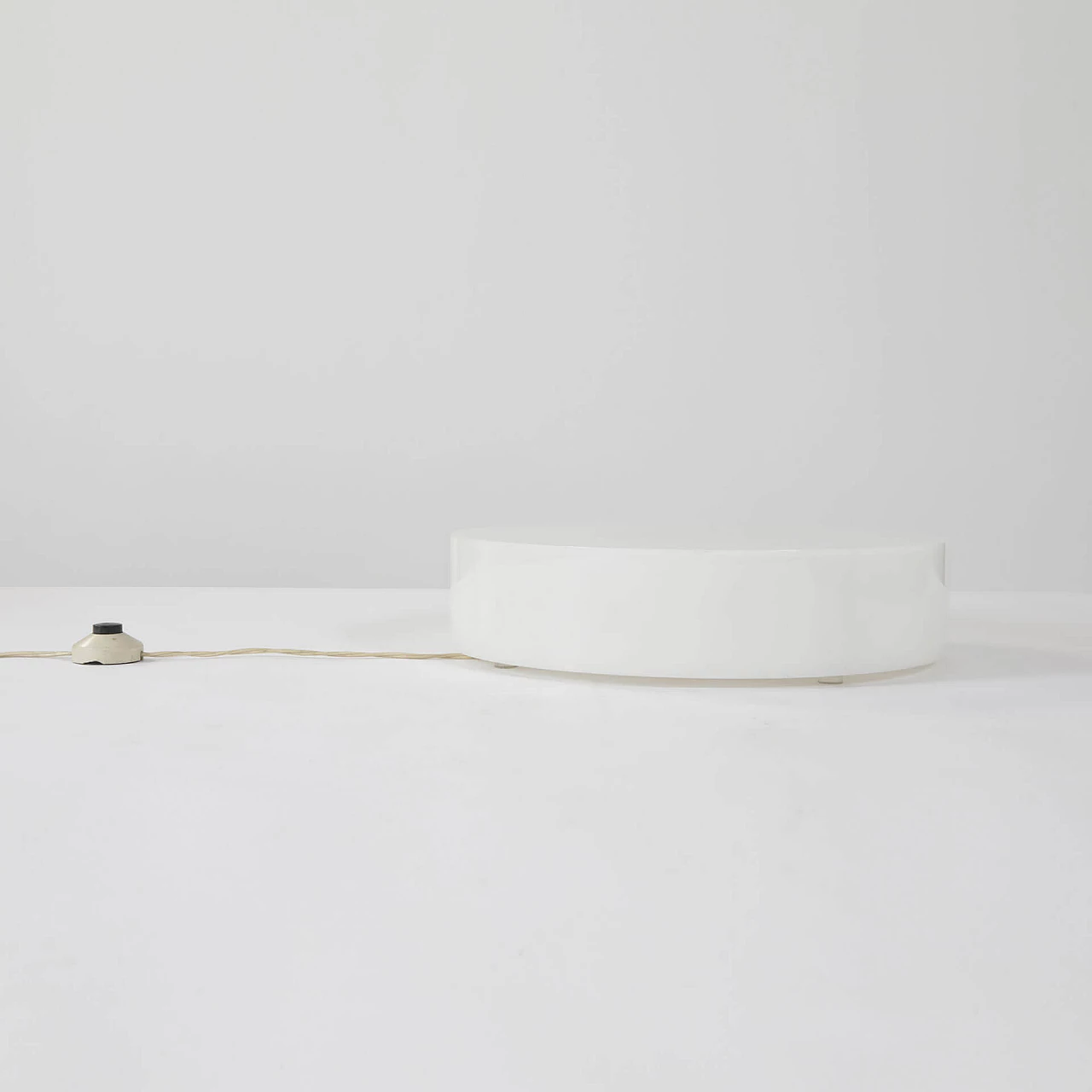 Table lamp in white perspex, 60s 1240217