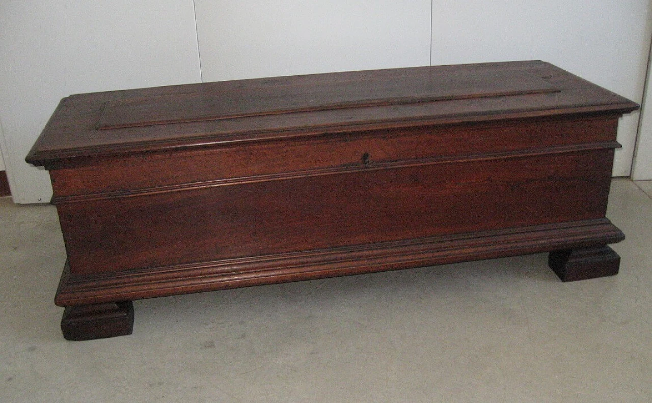 Bolognese walnut chest, 17th century 1241414