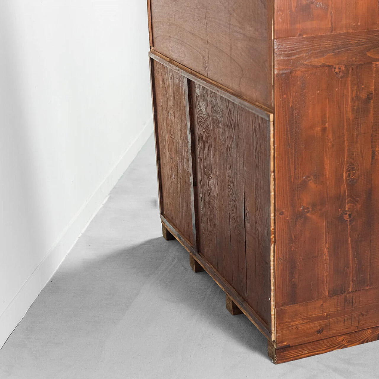 Chest of drawers in pine wood and glass, 1940s 1241854