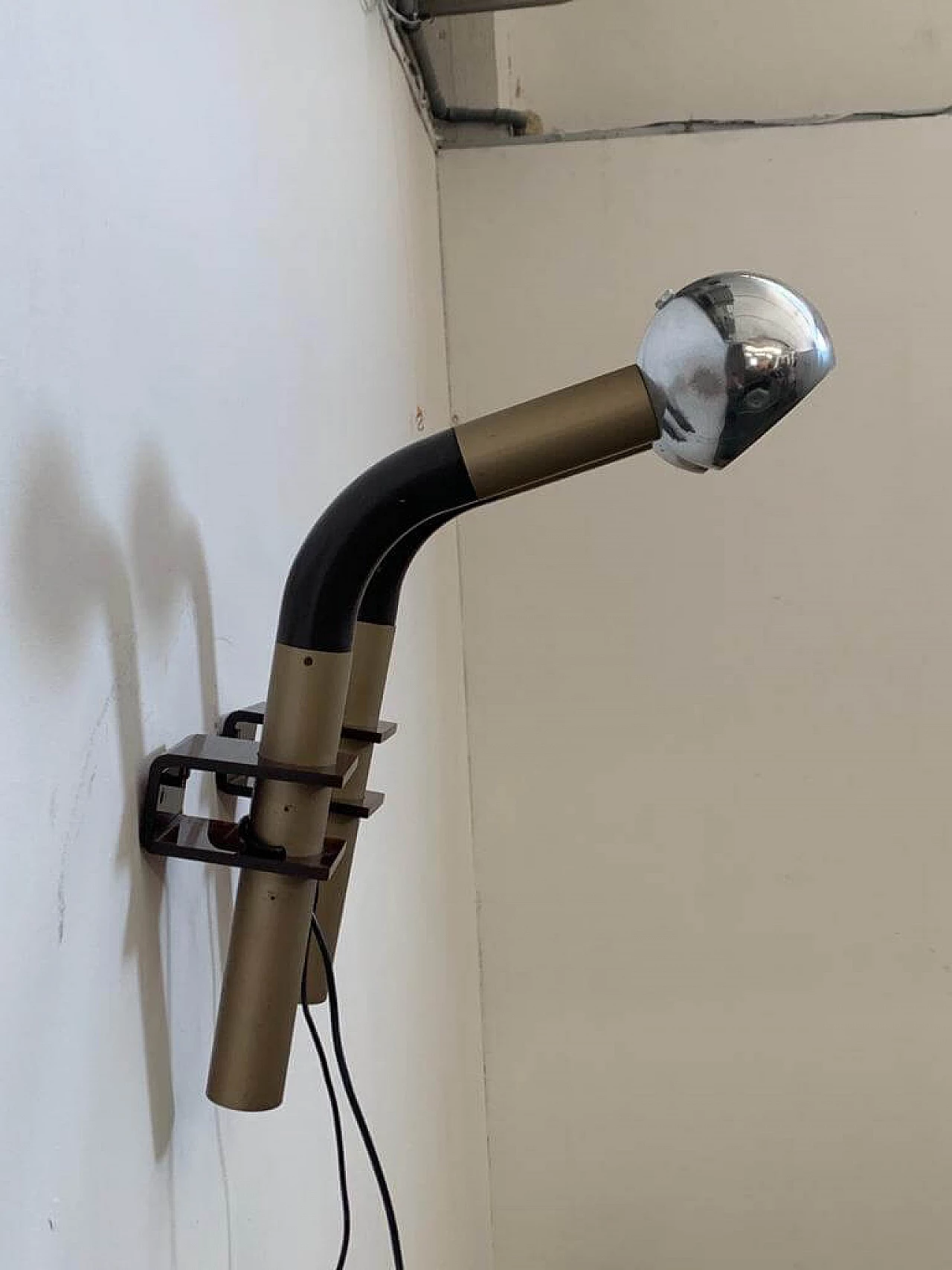 Pair of wall lamps in metal and bakelite, 1970s 1241899