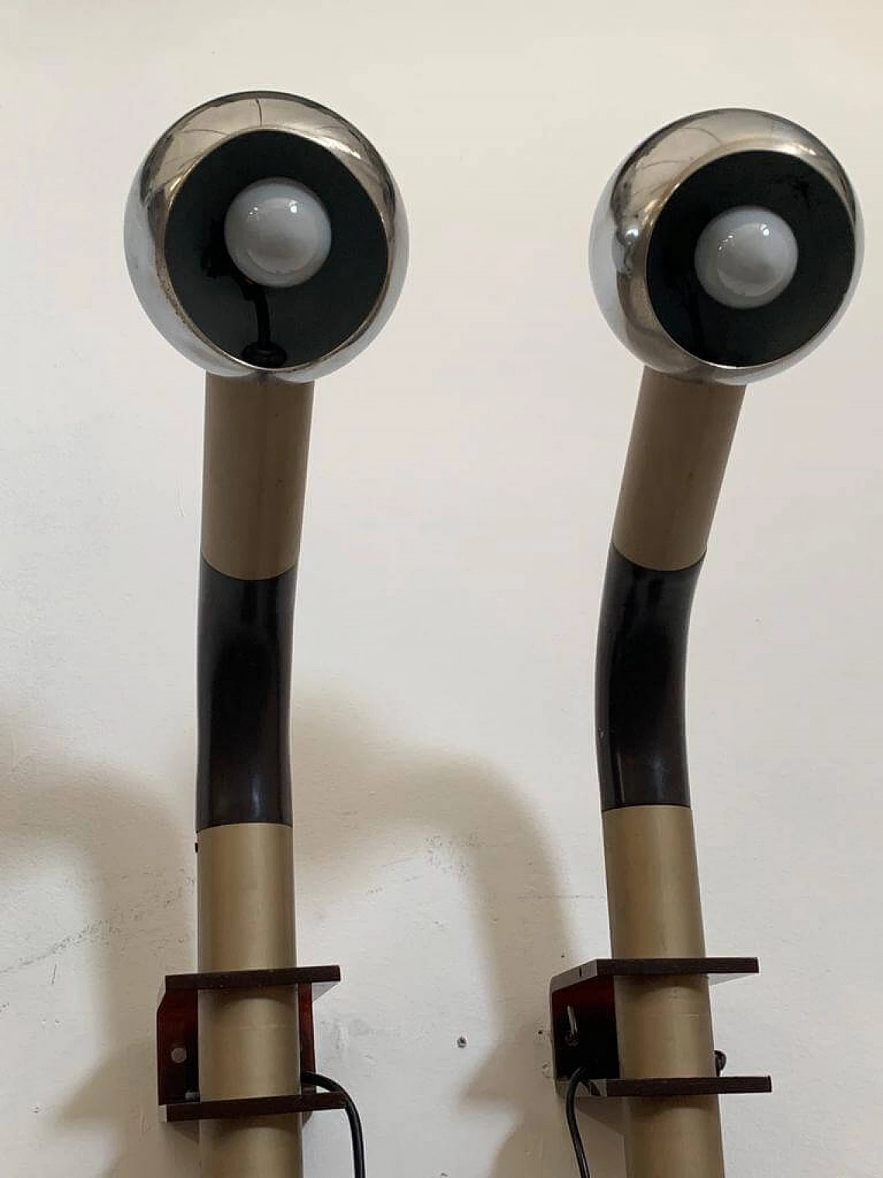 Pair of wall lamps in metal and bakelite, 1970s 1241901