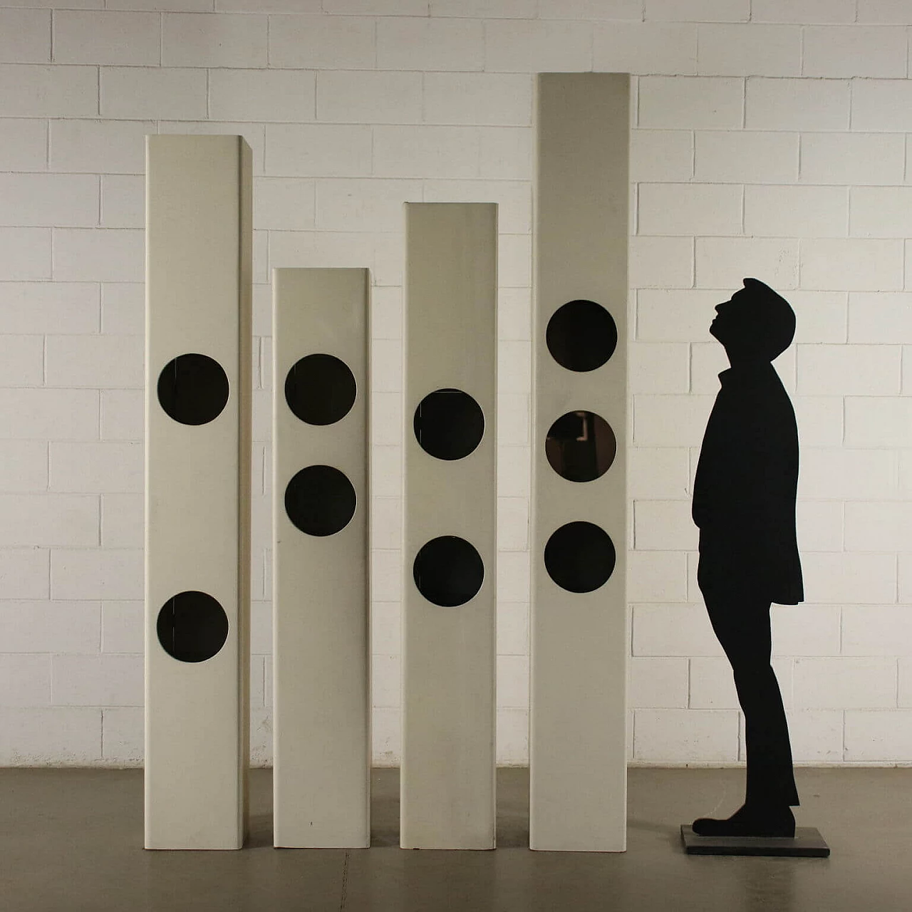 4 Colonne espositori in legno laccato e vetro, anni '60 1242167