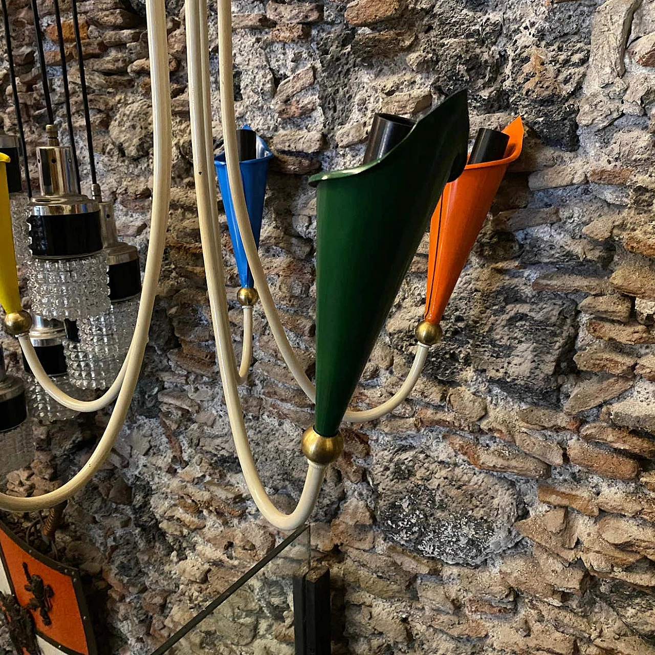 Lampadario in ottone e metallo dipinto, anni '50 1242304