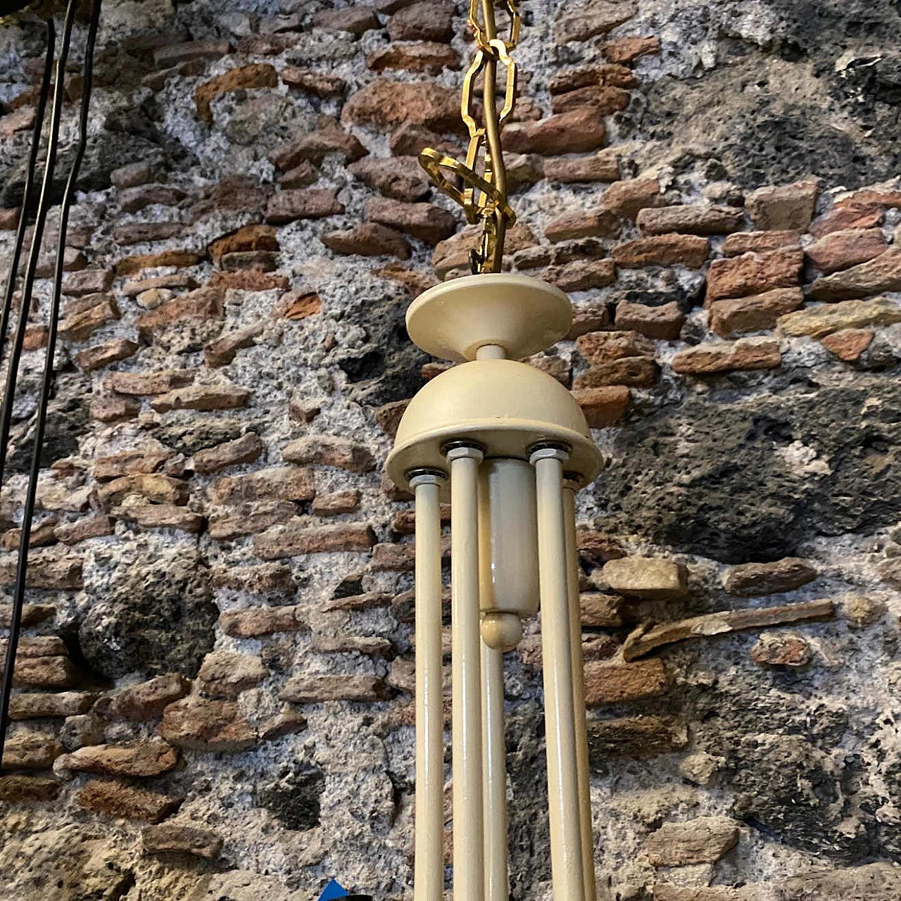 Lampadario in ottone e metallo dipinto, anni '50 1242306