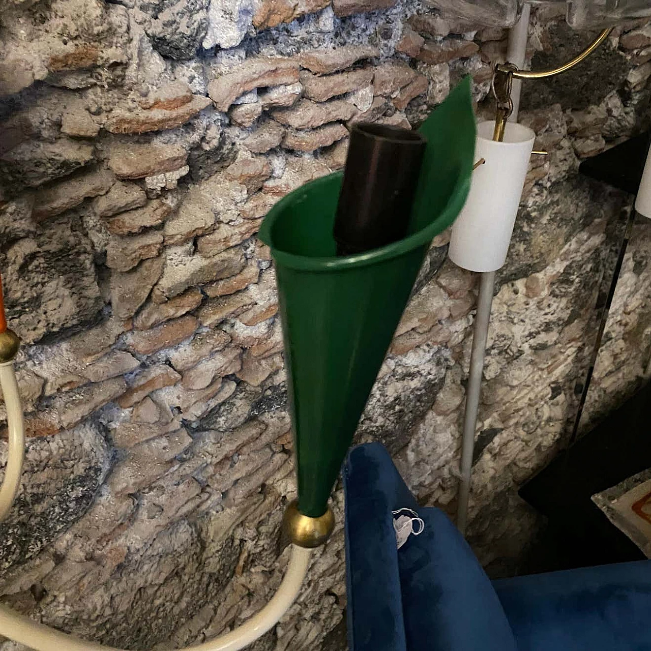 Lampadario in ottone e metallo dipinto, anni '50 1242309