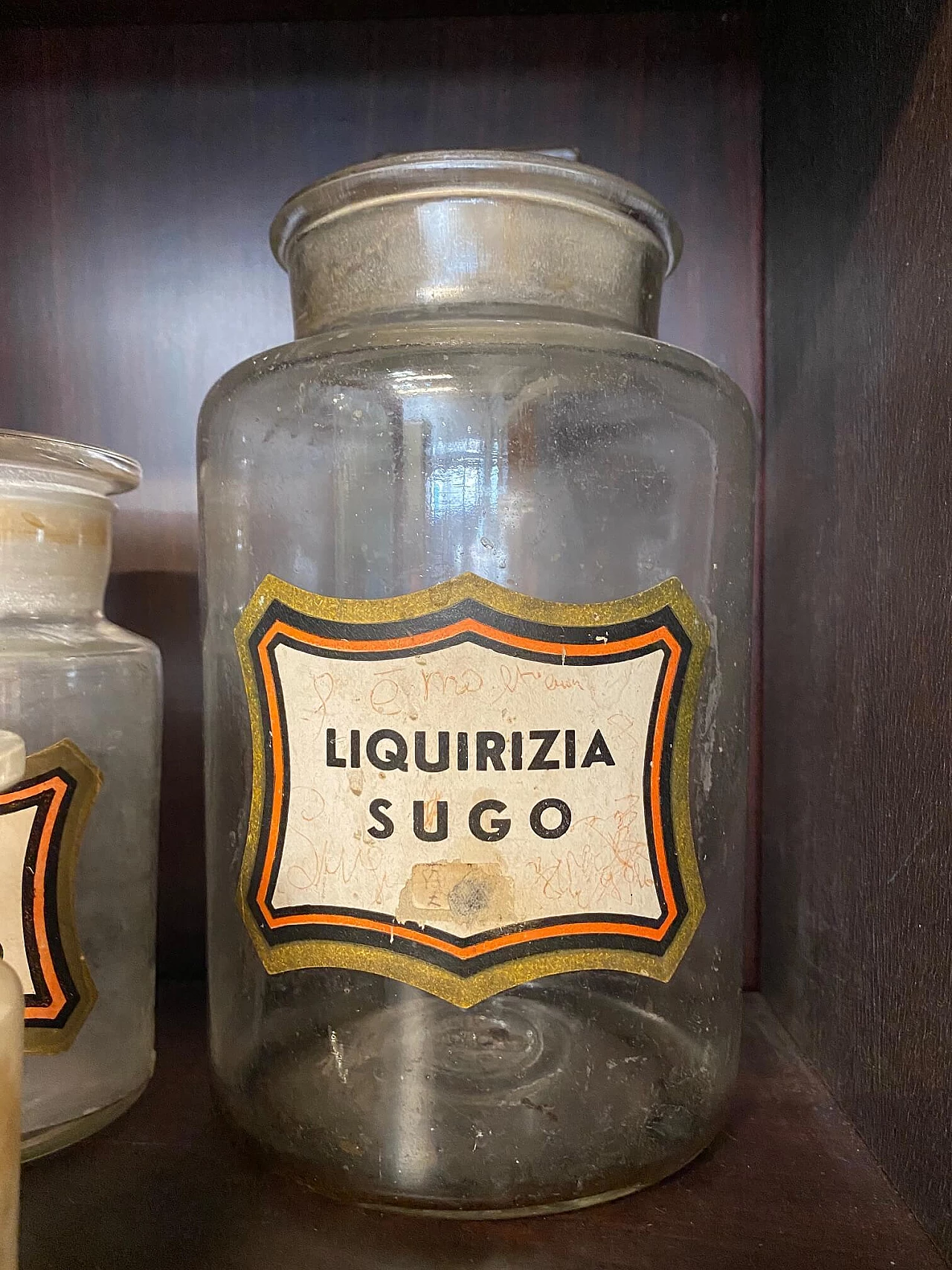 Set di 37 bottiglie da farmacia in vetro, inizio '900 1242805