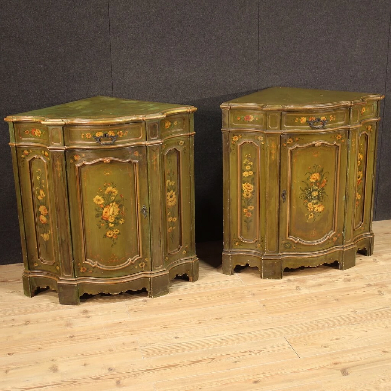 Venetian corner cabinet painted, from '900 1243278