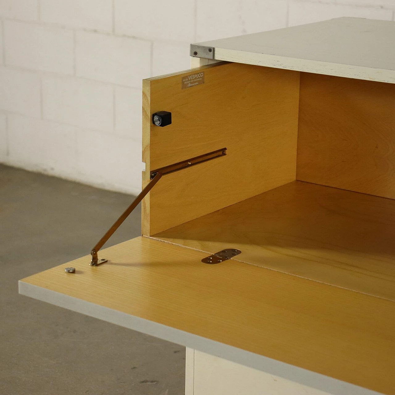 Vespucci chest of drawers in lacquered wood and brass by La Rinascente, 60s 1243542