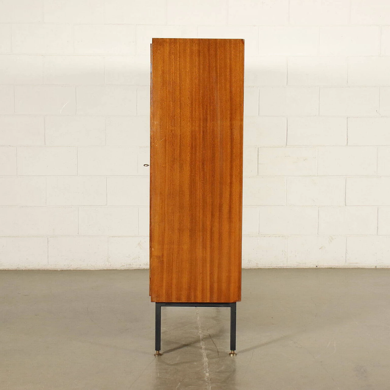 Bookcase in mahogany, metal and brass, 60s 1243580