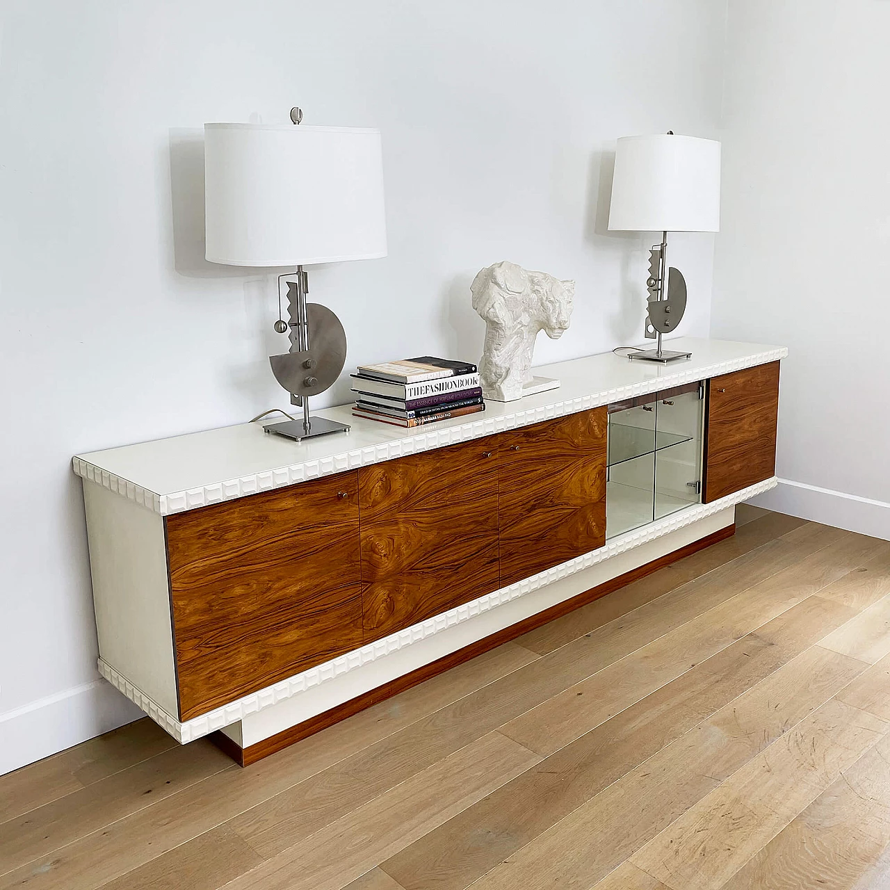 Sideboard in rosewood and white lacquer, 70s 1245005