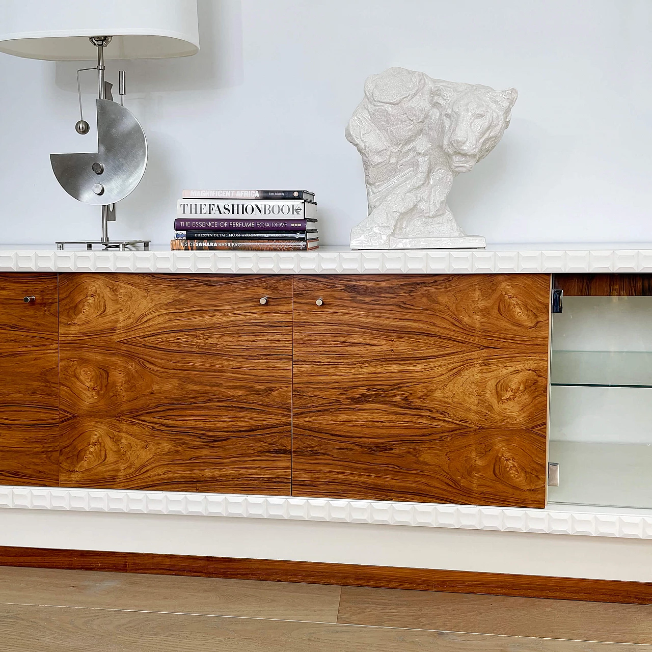Sideboard in rosewood and white lacquer, 70s 1245008