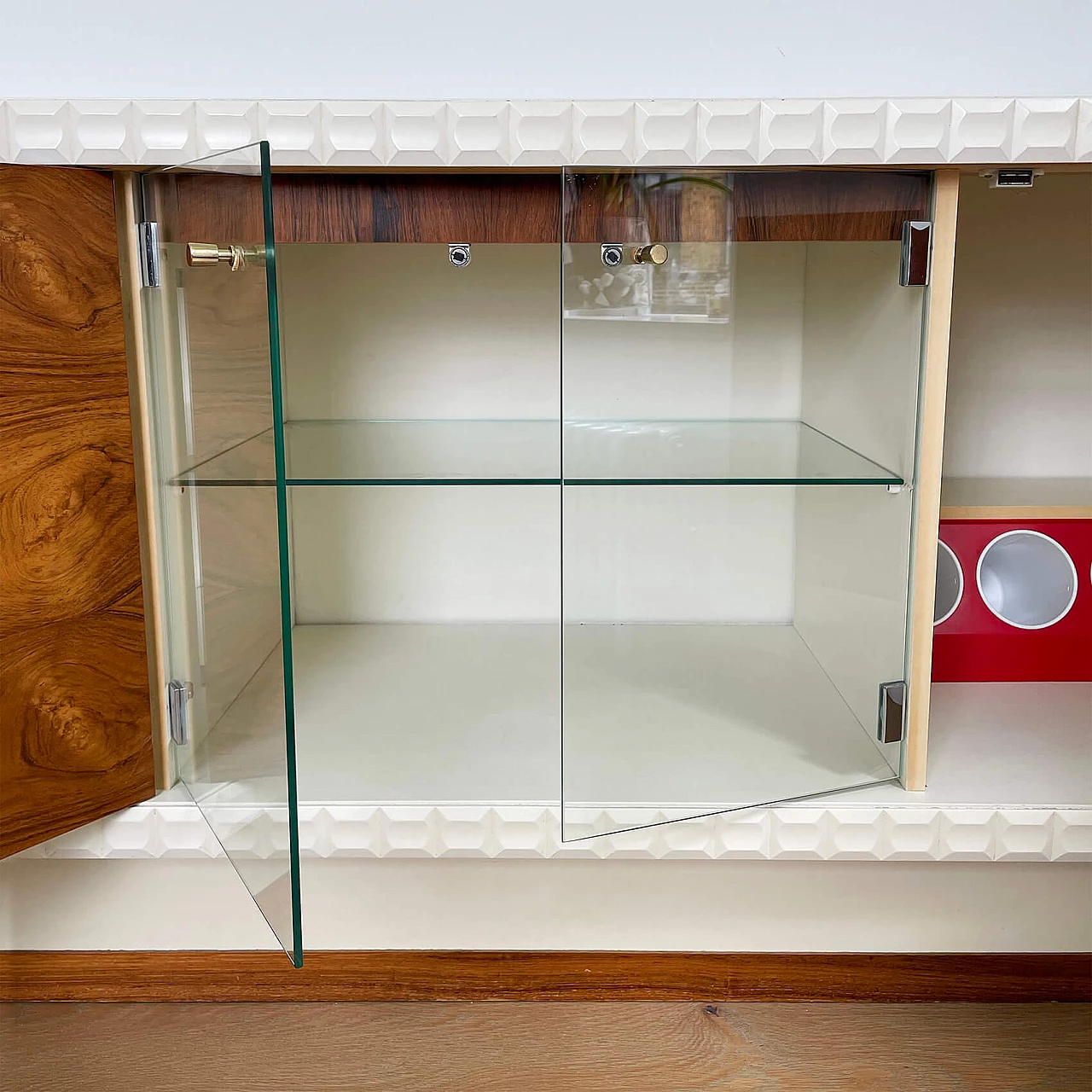 Sideboard in rosewood and white lacquer, 70s 1245012