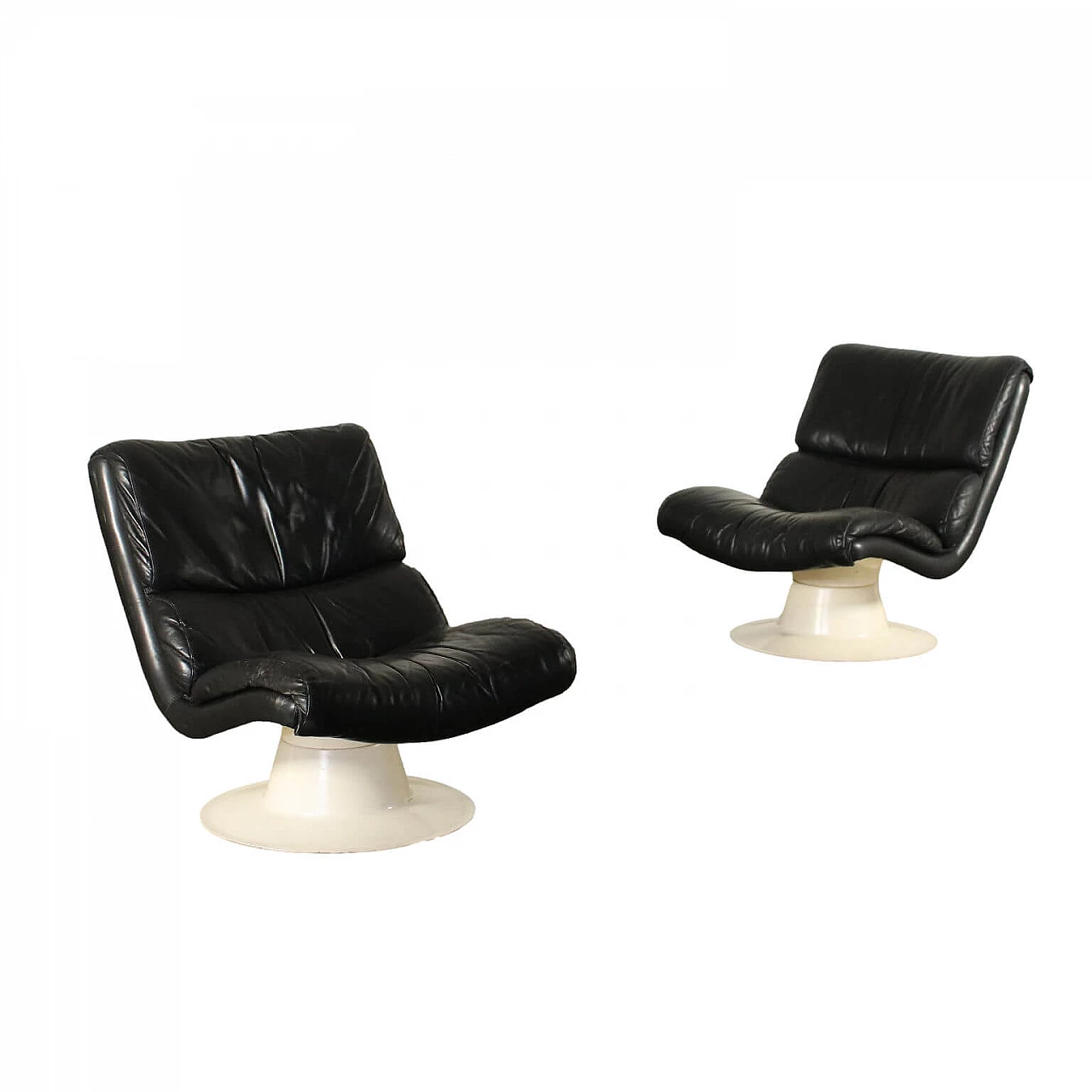 Pair of Saturn armchairs in plastic material and leather by Yrjo Kukkapuro, 60s 1245037