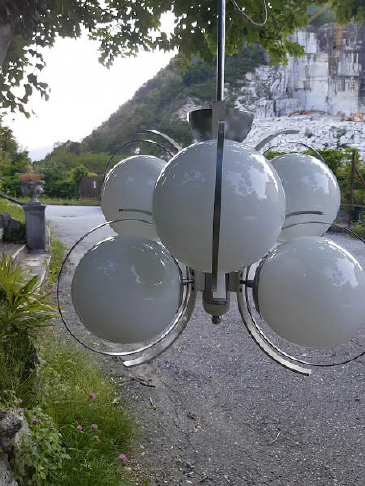 Sputnik chandelier in white glass, 60s 1245536