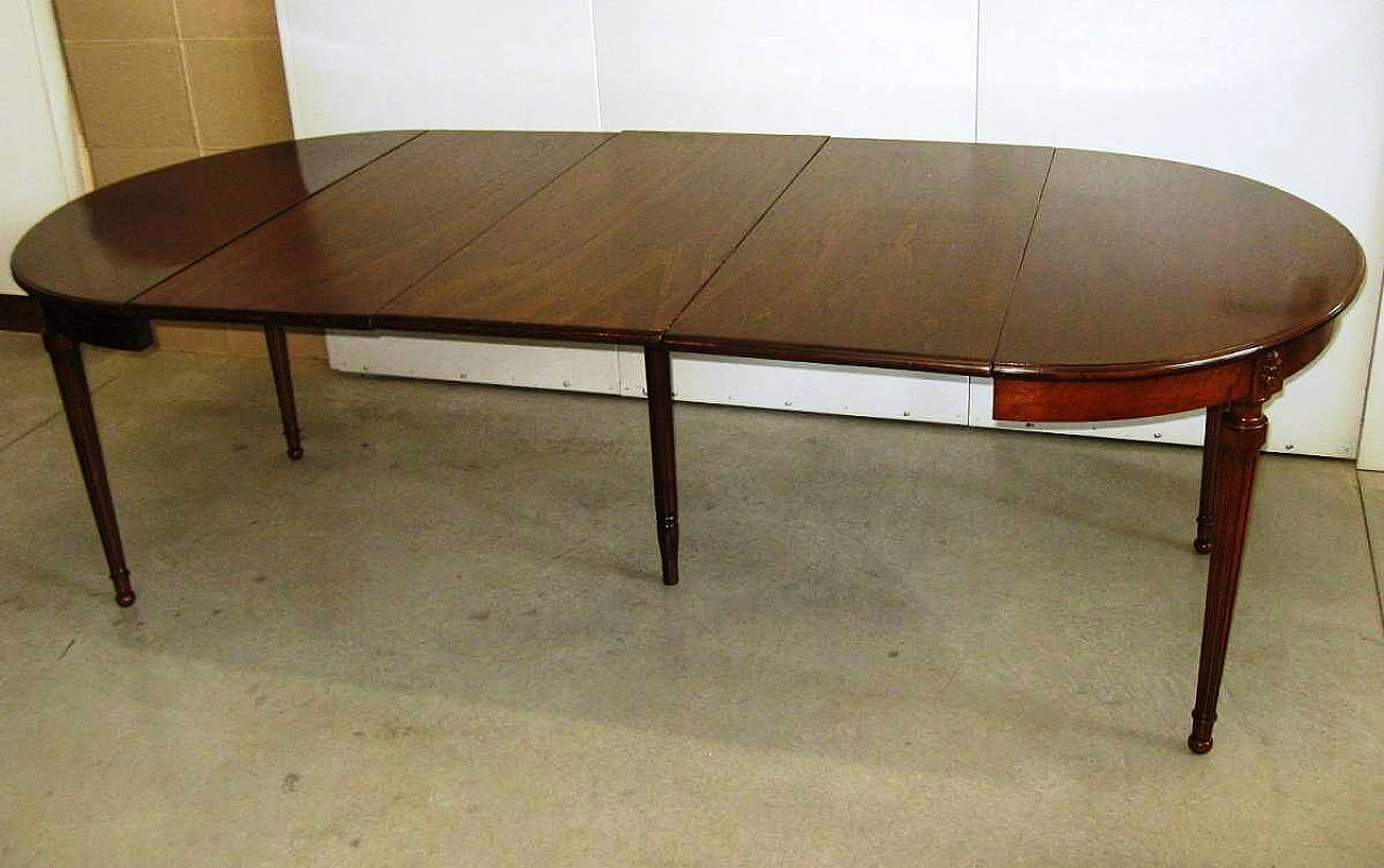 Extendable oval table in walnut, late 19th century 1245893