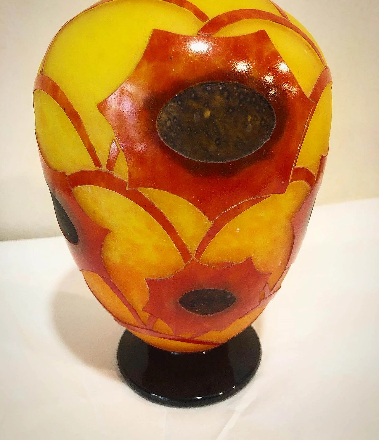 Vaso Art Dèco Cosmos di Le Verre Français, anni '20 1247027