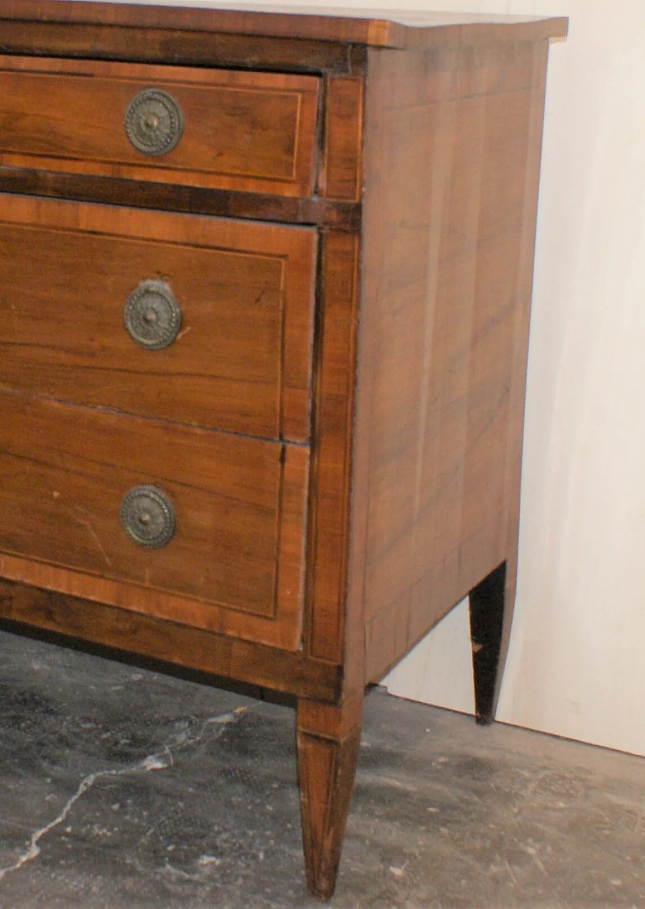 Cassettone Luigi XVI impiallacciato con riquadri in legni scuri, '800 1247030