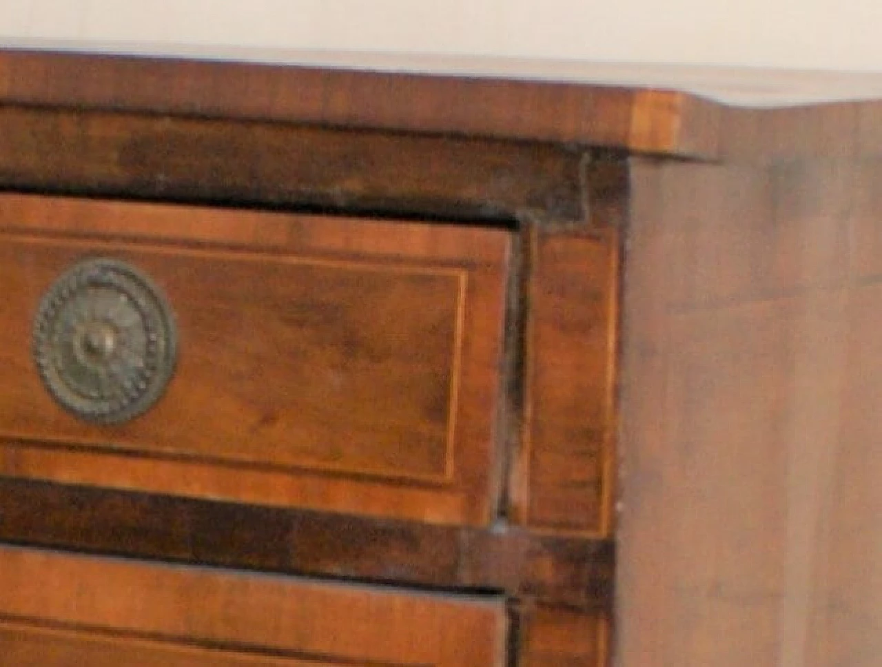 Cassettone Luigi XVI impiallacciato con riquadri in legni scuri, '800 1247031