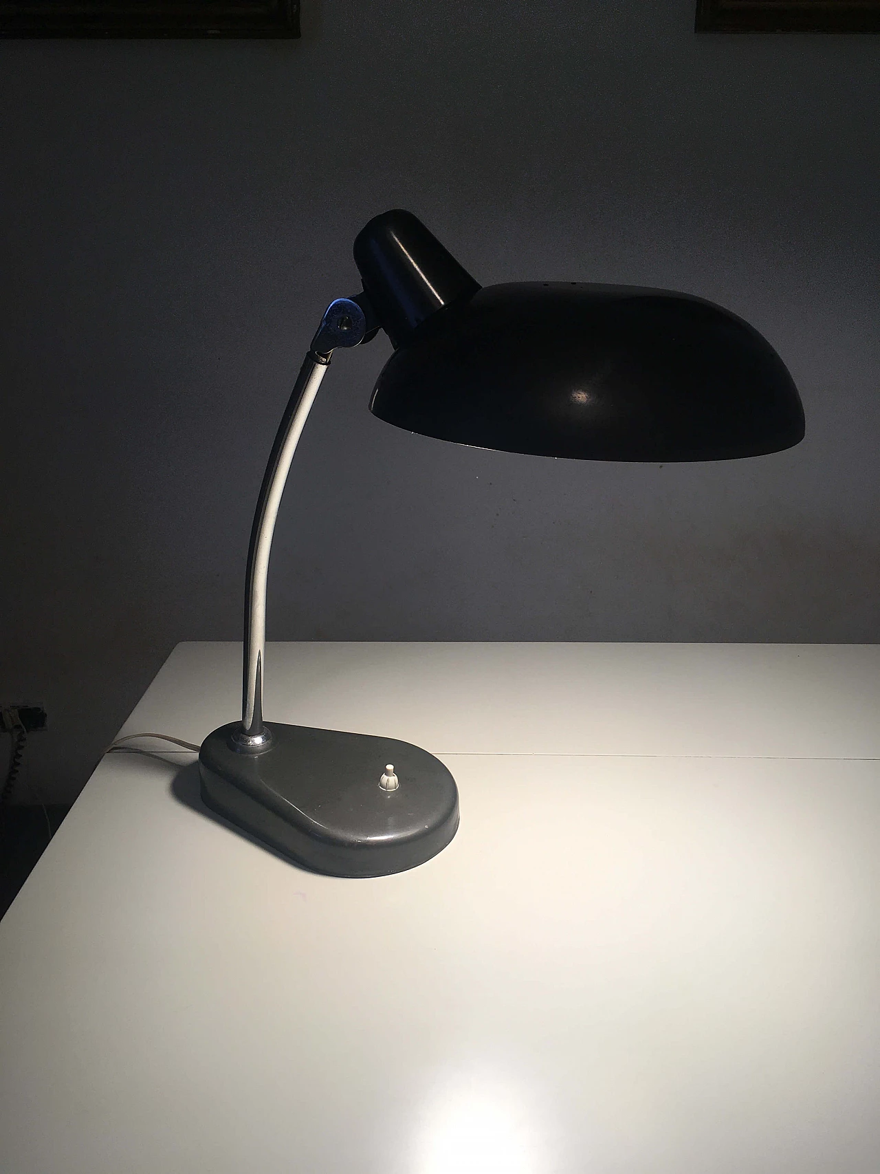 Lampada da tavolo in metallo di Seminara, anni '50 1247910
