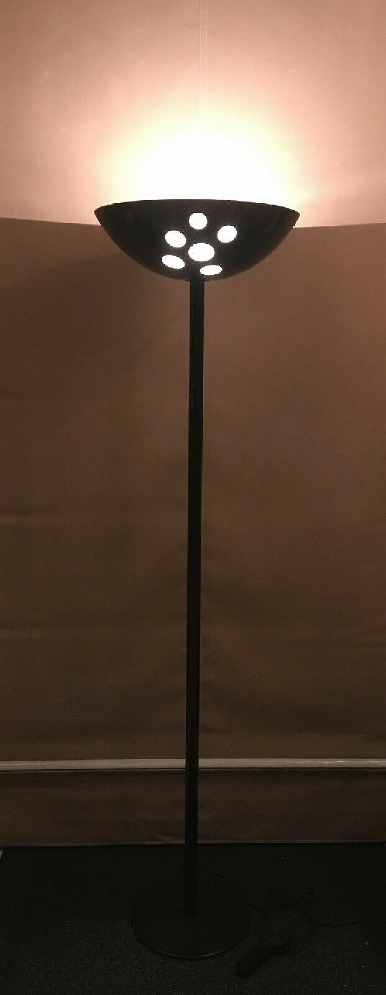 Lampada da terra in ferro verniciato e vetro di Murano di AV Mazzega, anni '70 1248067