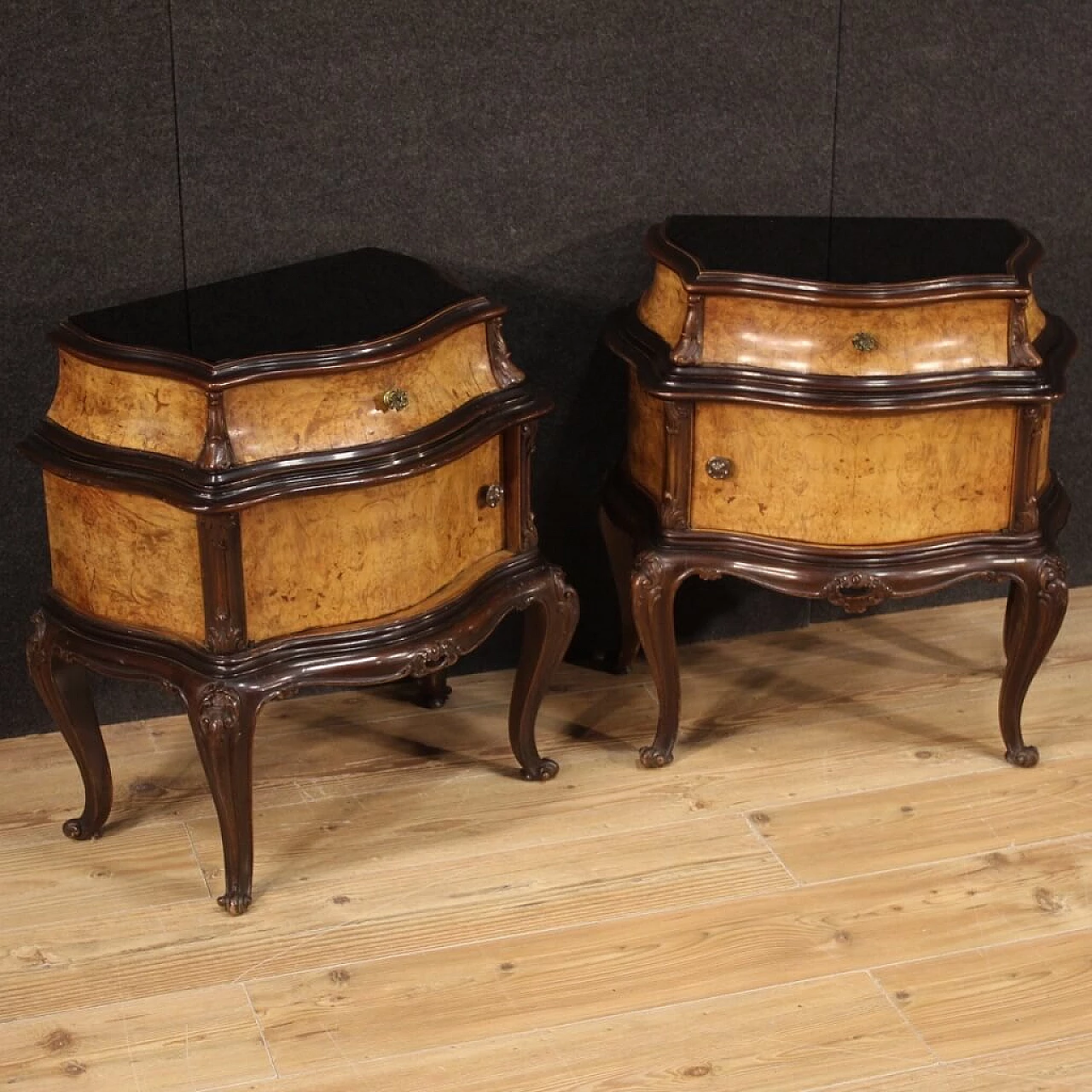 Pair of bedside tables in briarwood with glass top, 60s 1248317