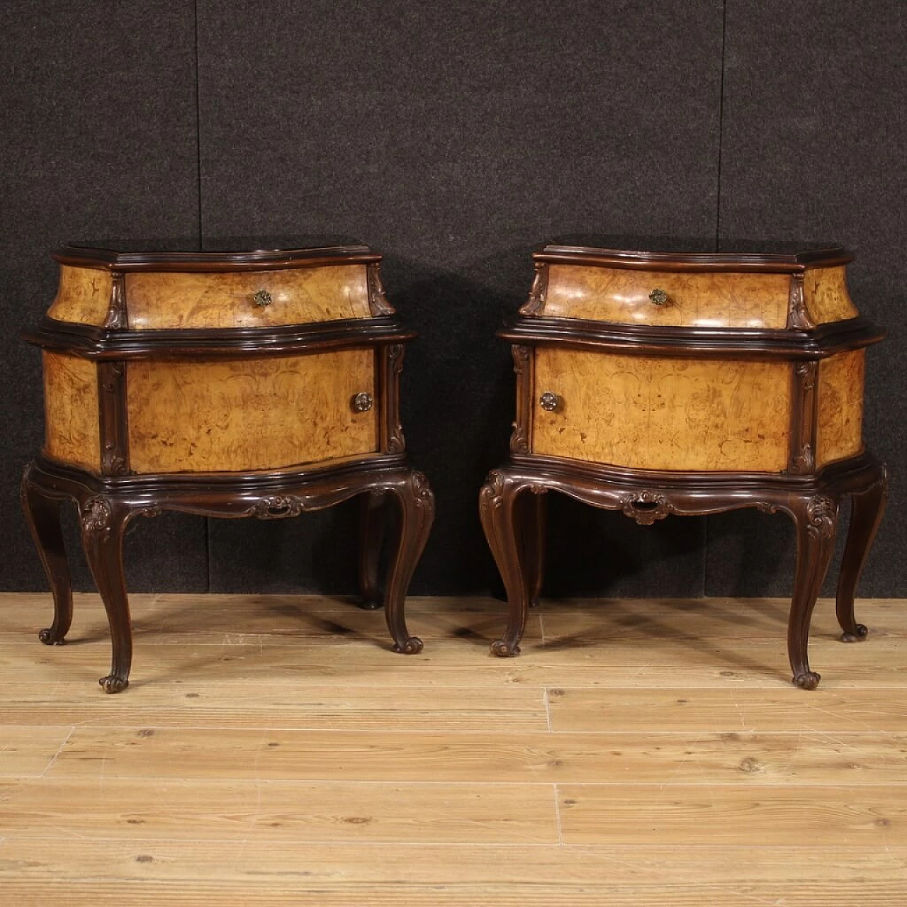 Pair of bedside tables in briarwood with glass top, 60s 1248318