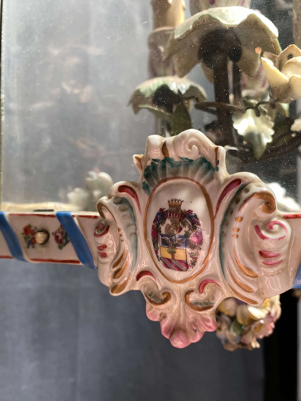 Coppia di lanterne in ceramica e vetro, fine '800 1248485