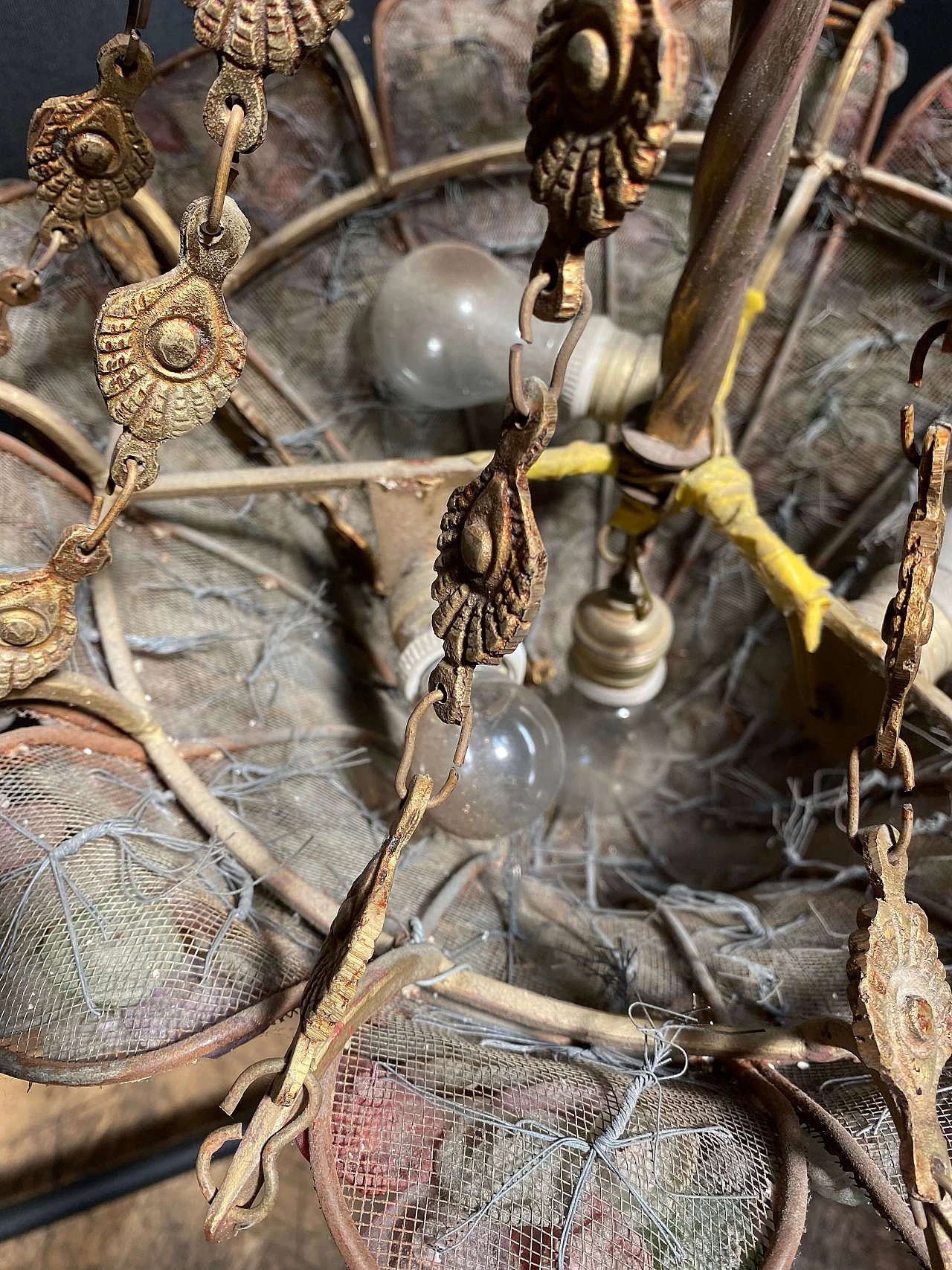 Lampadario con fiori in pasta di vetro, fine '800 1248497