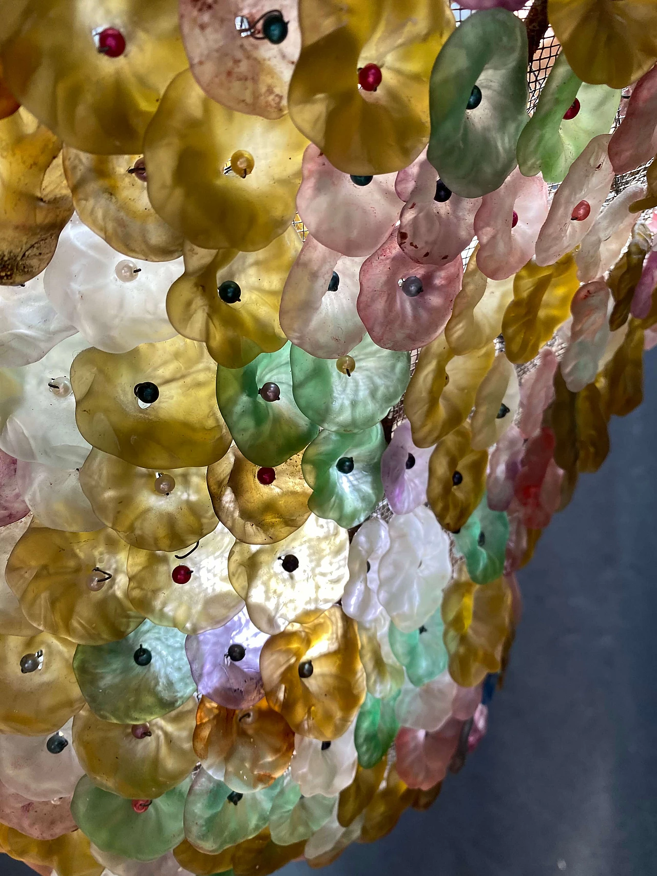 Lampadario con fiori in pasta di vetro, fine '800 1248498