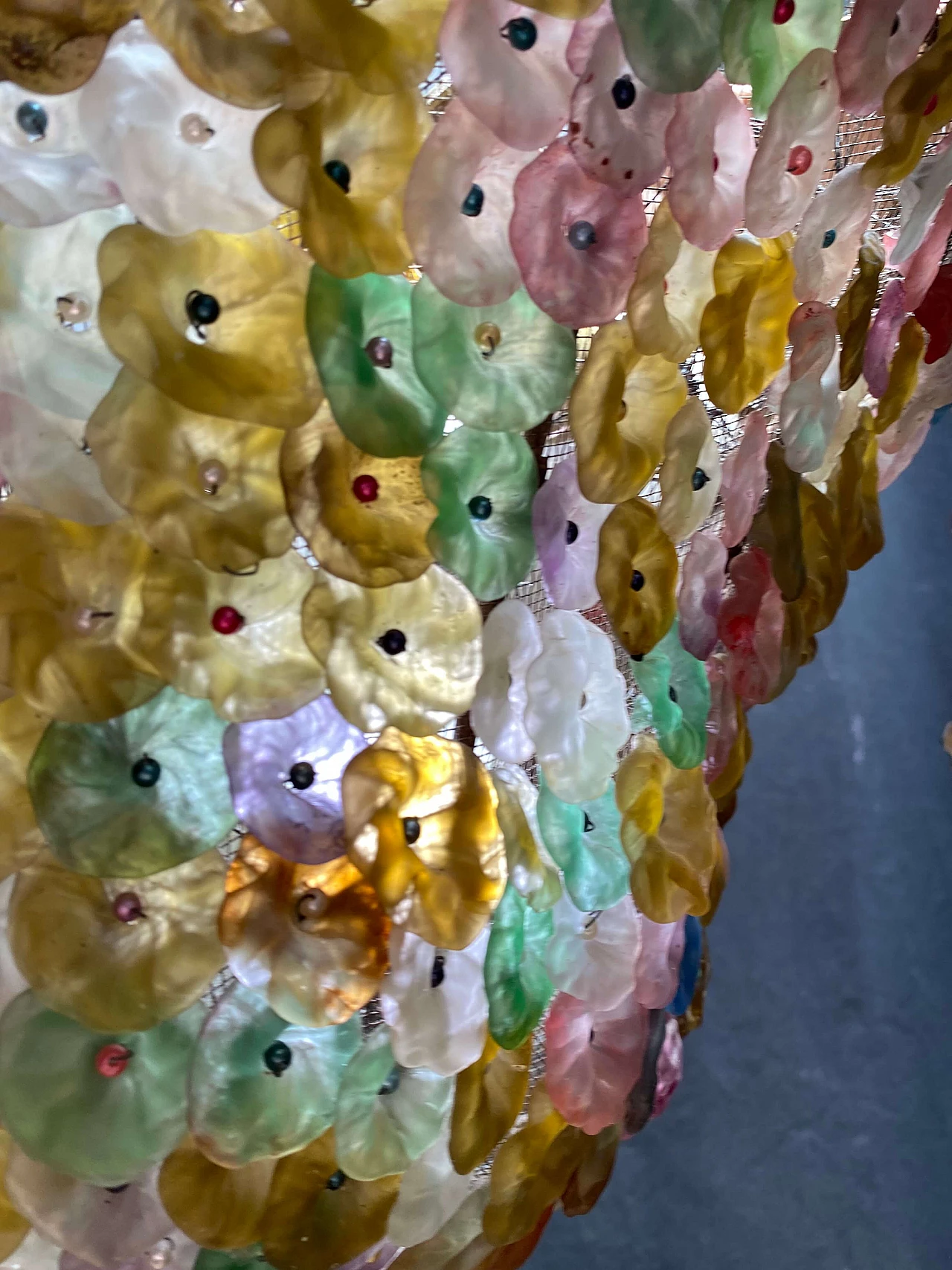 Lampadario con fiori in pasta di vetro, fine '800 1248499