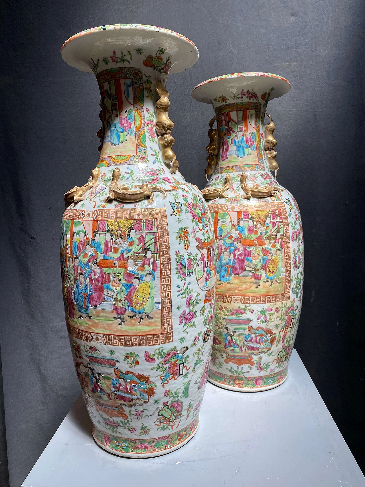 Coppia di grandi vasi in ceramica cinesi Canton, fine 1800 1248513