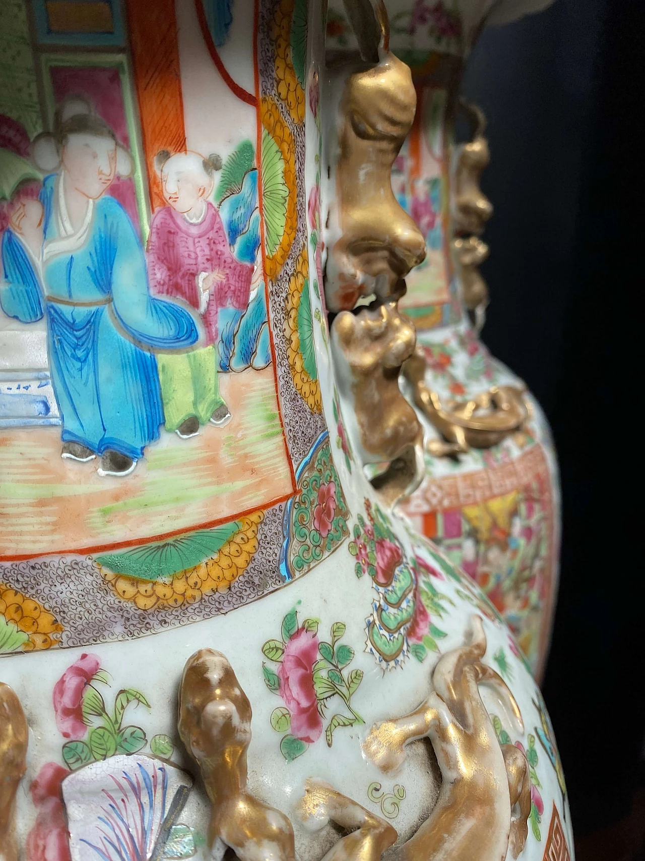 Coppia di grandi vasi in ceramica cinesi Canton, fine 1800 1248519