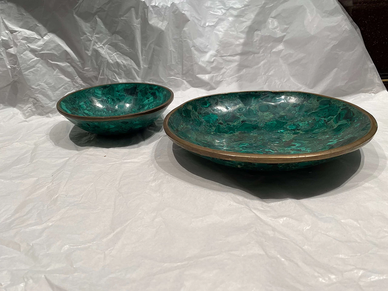 Coppia di centrotavola in malachite e ottone 1249096