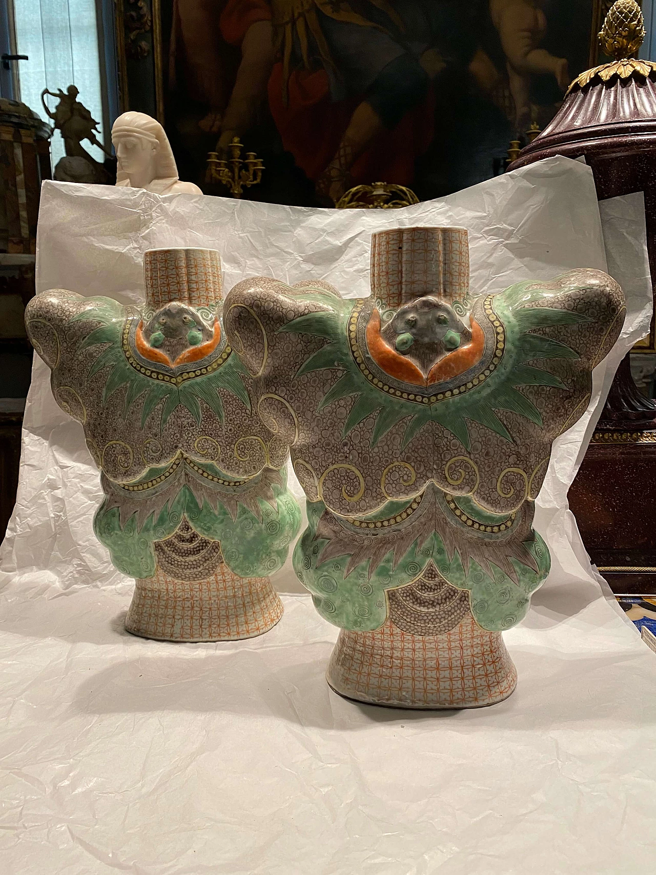 Coppia di vasi cinesi a forma di armatura in ceramica, '800 1249104