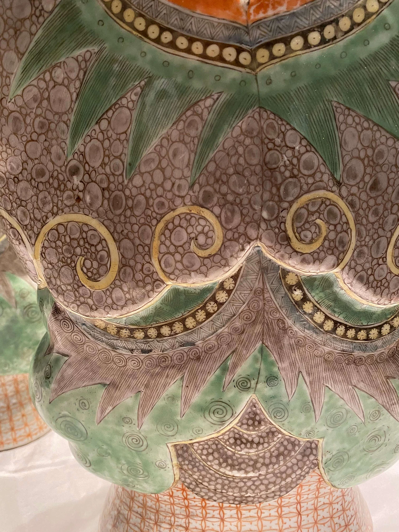 Coppia di vasi cinesi a forma di armatura in ceramica, '800 1249108