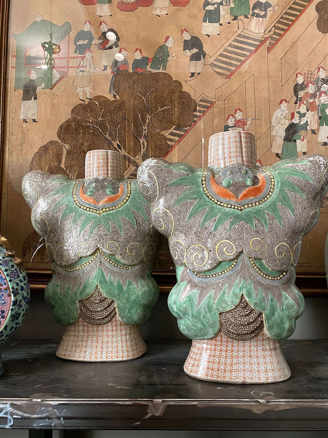 Coppia di vasi cinesi a forma di armatura in ceramica, '800 1249116