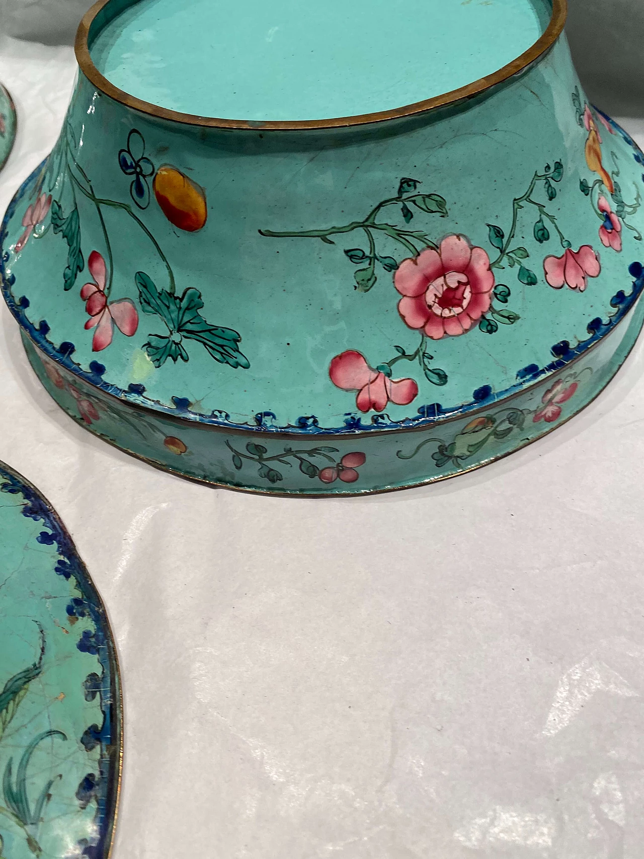 Pair of Canton dishes in enameled metal with lid, 1800 1249120