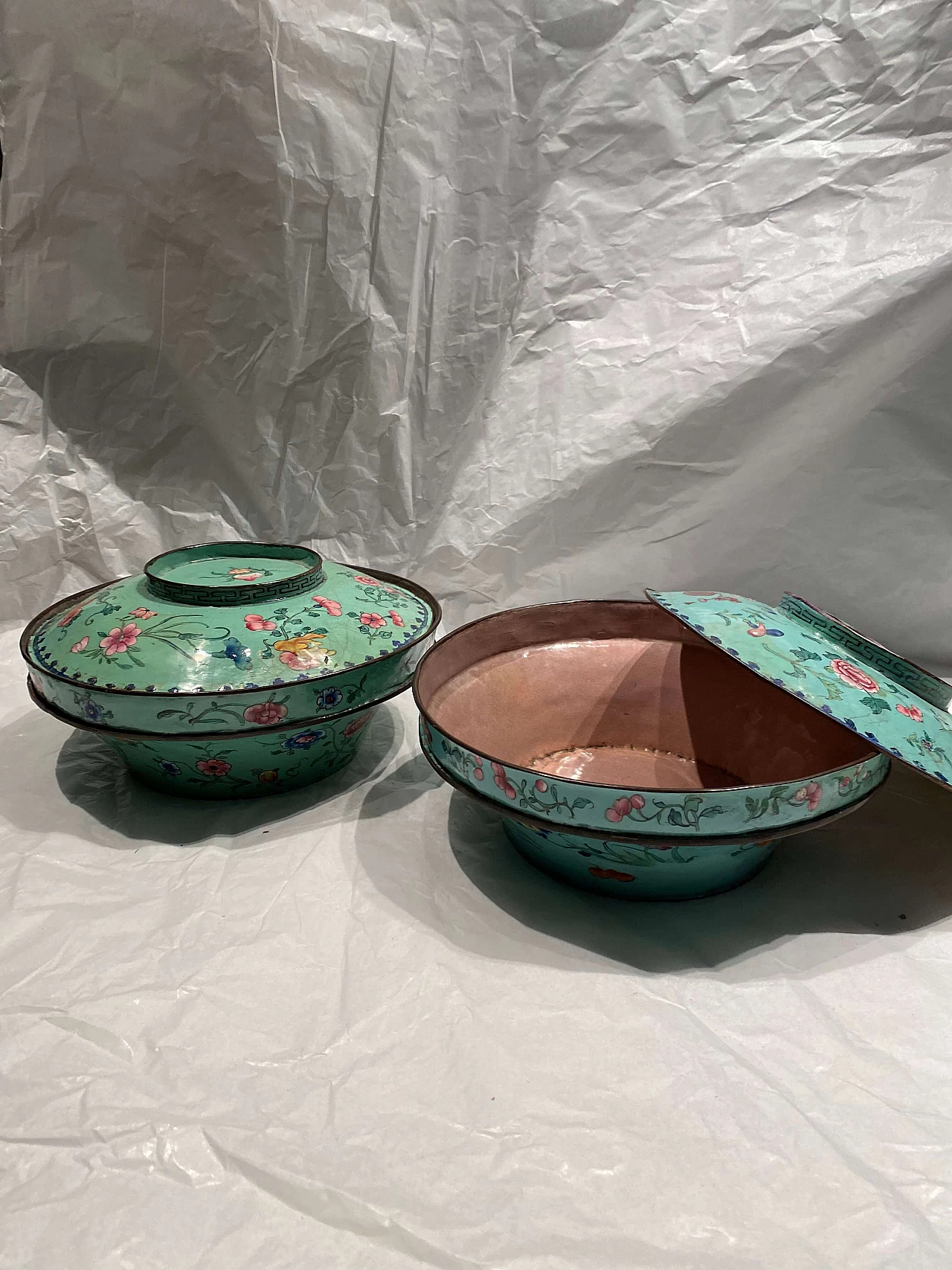 Pair of Canton dishes in enameled metal with lid, 1800 1249122