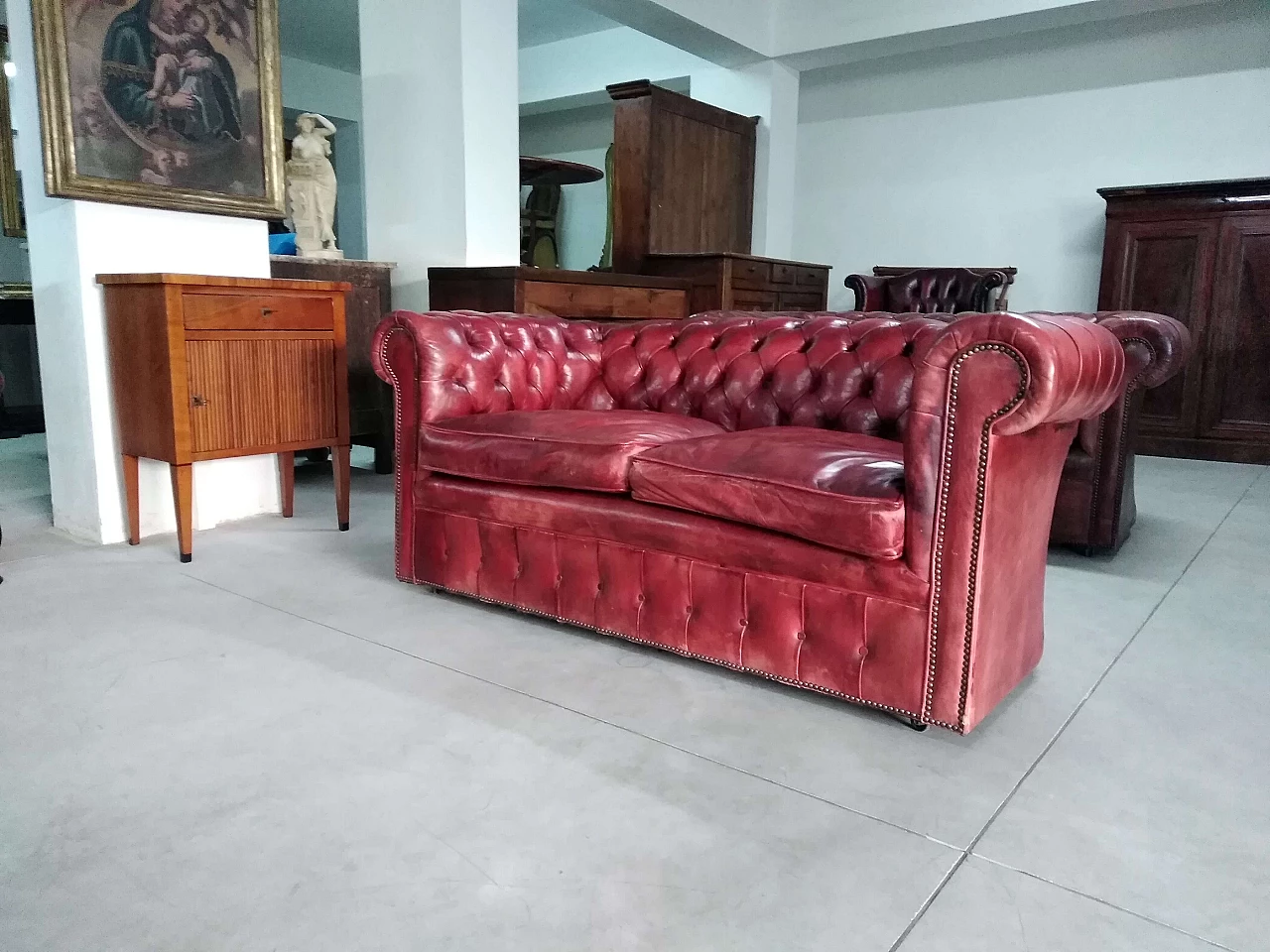 Chesterfield club two seater sofa in morocco red leather, 60s 1249358