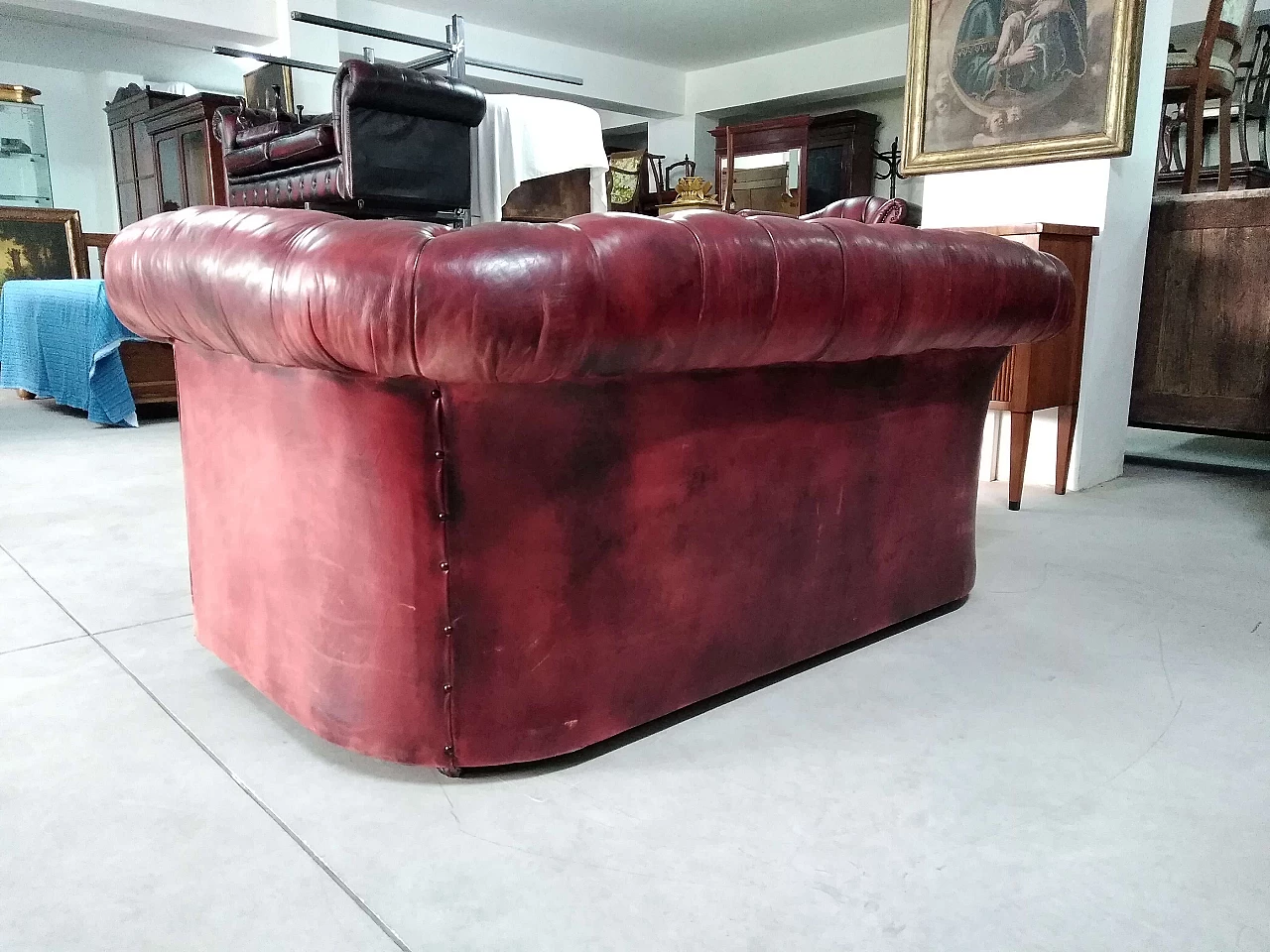 Chesterfield club two seater sofa in morocco red leather, 60s 1249359