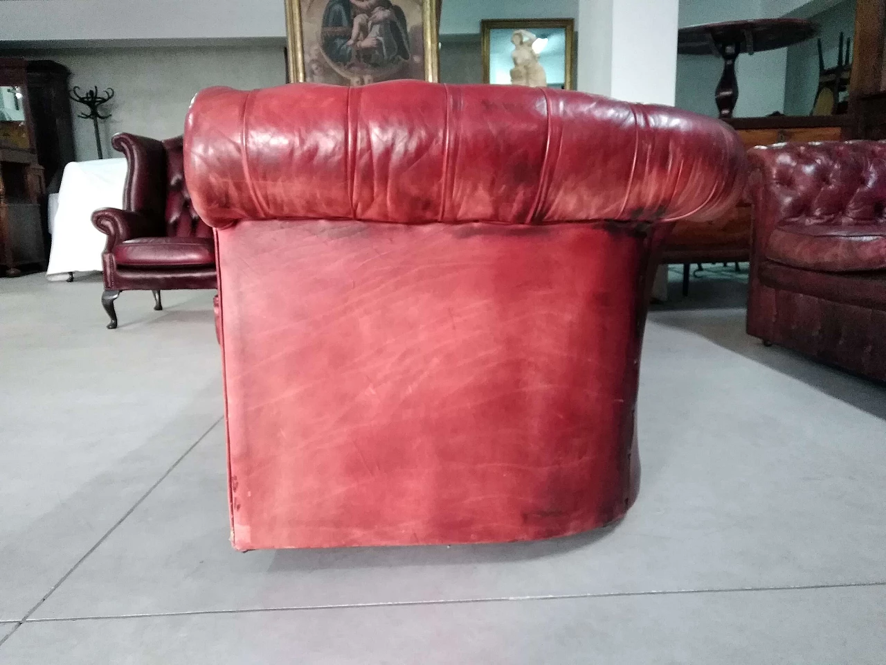Chesterfield club two seater sofa in morocco red leather, 60s 1249360