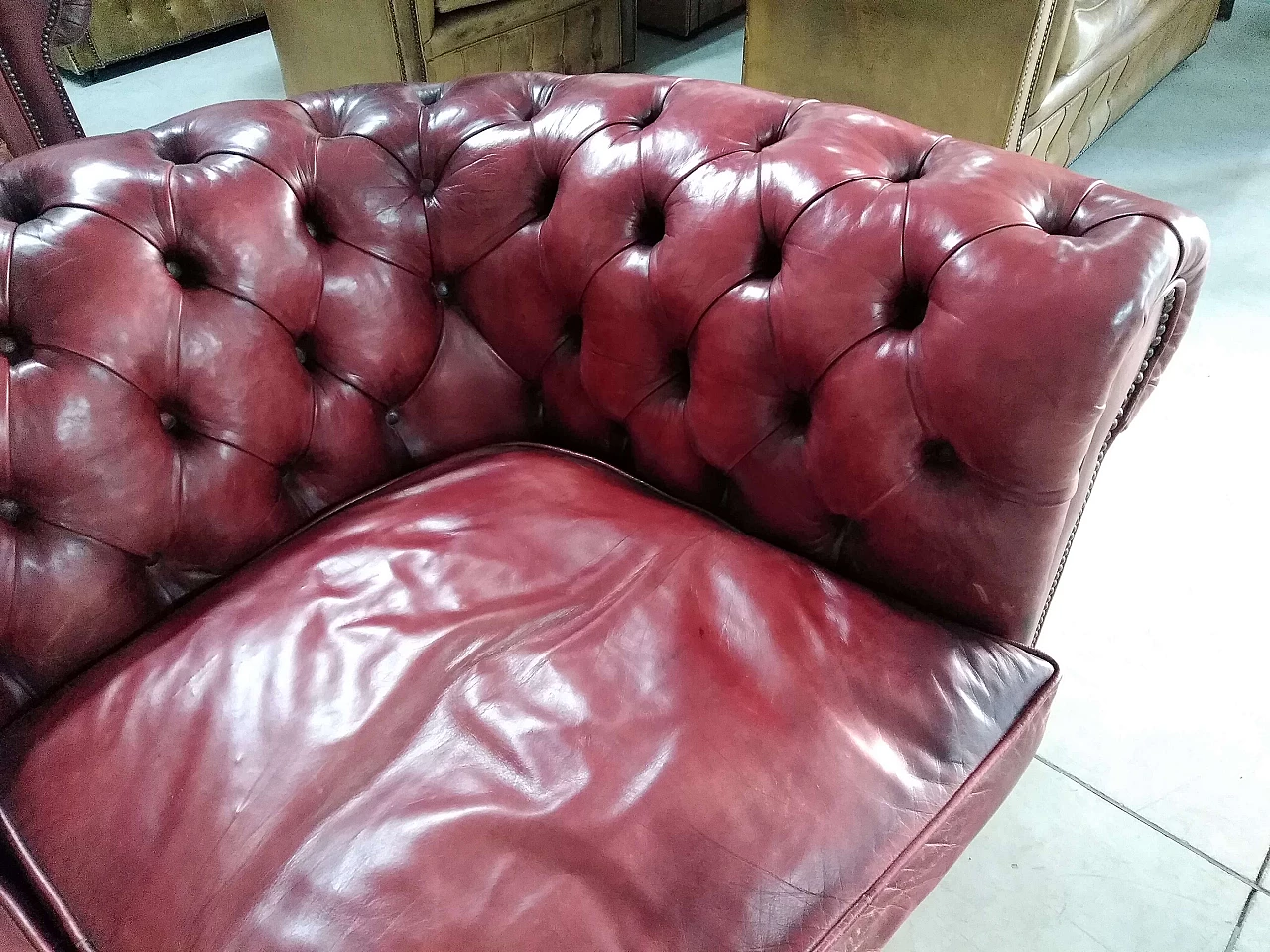 Chesterfield club two seater sofa in morocco red leather, 60s 1249362
